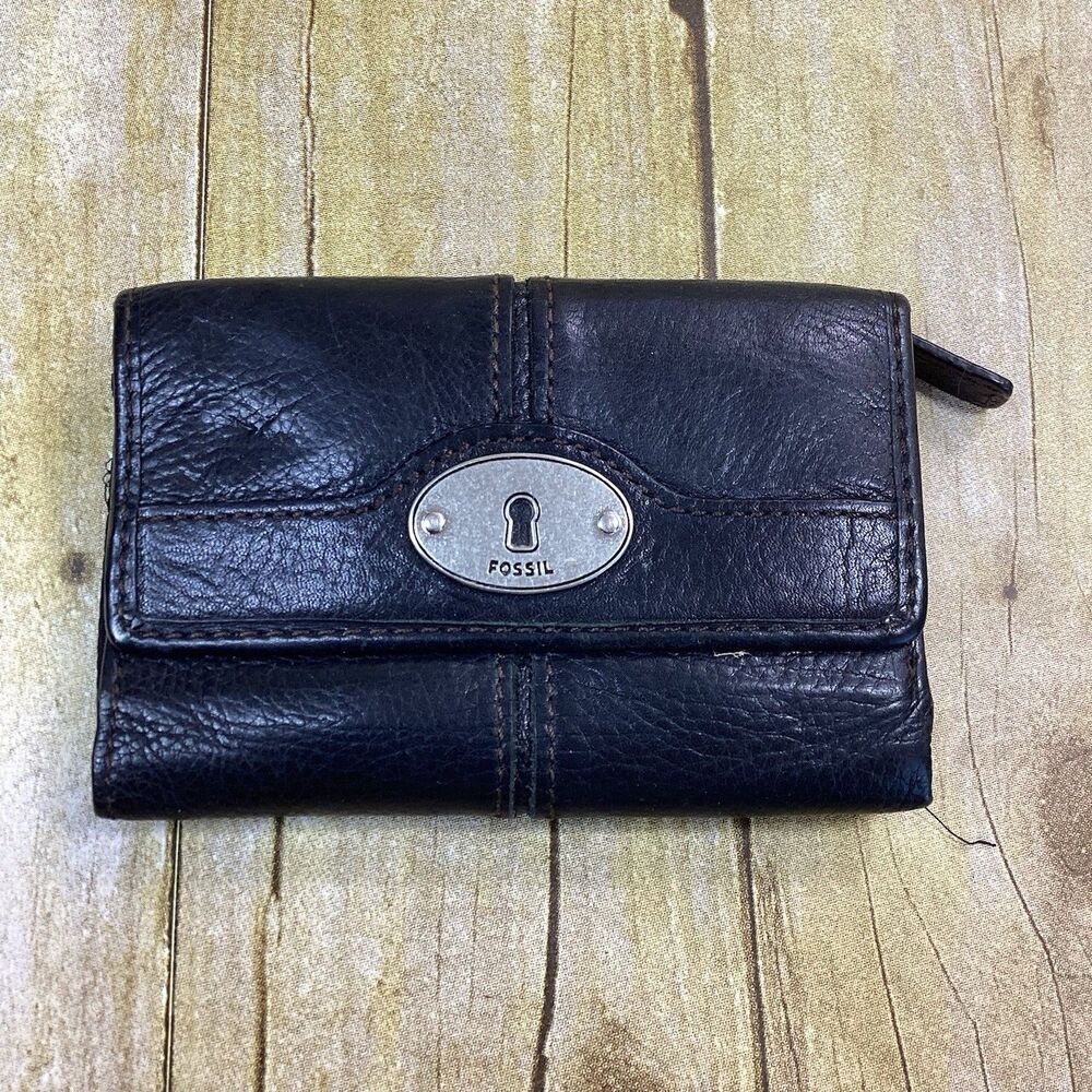 Vintage Fossil Maddox Wallet Brown Leather Trifold Keyhole 5.5” x 3.5”